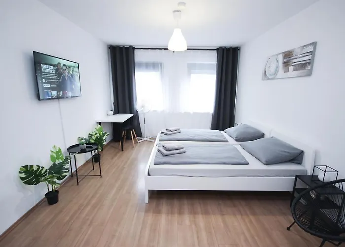 Alfa Stuttgart City 4Zw Beste City Lage Berliner Platz Max 8 Personen Netflix Kueche Wm L 4Br 7 Beds 8 People L Fully Equipped Kitchen & Bathroom