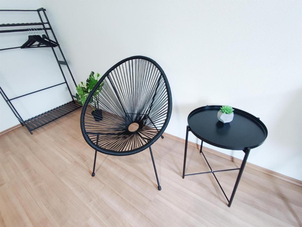 Alfa 4zw Lage Berliner Platz Max 8 Personen Netflix Kueche Wm L 4br 7 Beds 8 People L Fully Equipped Kitchen & Bathroom Apartament *