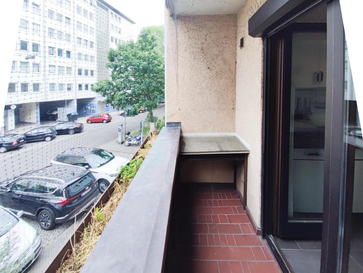 Alfa 4zw Lage Berliner Platz Max 8 Personen Netflix Kueche Wm L 4br 7 Beds 8 People L Fully Equipped Kitchen & Bathroom * Stuttgart