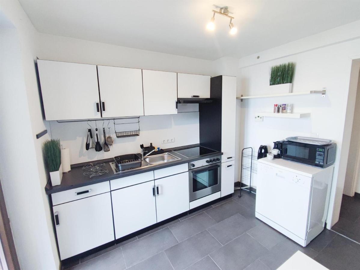 Alfa 4zw Lage Berliner Platz Max 8 Personen Netflix Kueche Wm L 4br 7 Beds 8 People L Fully Equipped Kitchen & Bathroom Apartament Stuttgart