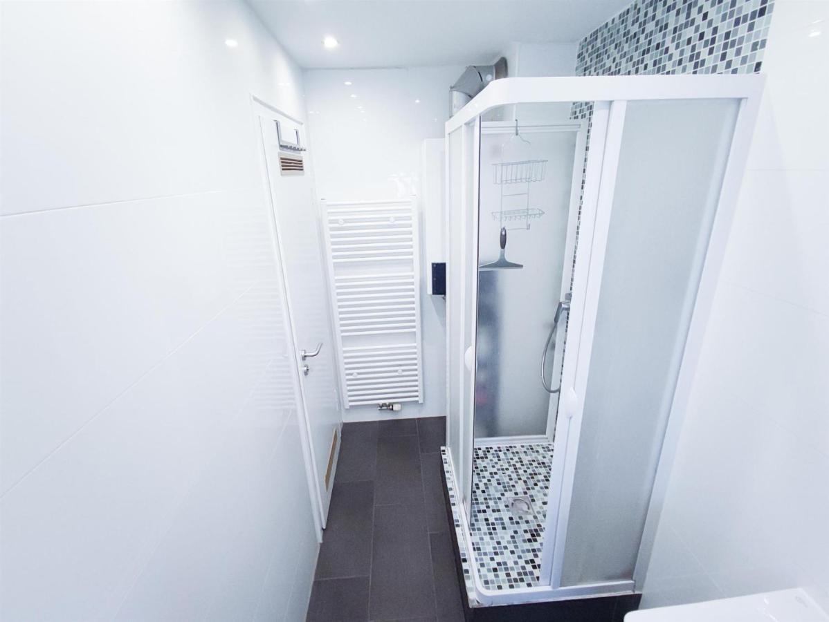 Alfa 4zw Lage Berliner Platz Max 8 Personen Netflix Kueche Wm L 4br 7 Beds 8 People L Fully Equipped Kitchen & Bathroom *